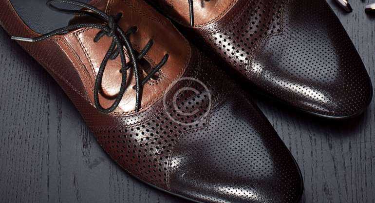 How to Stretch Leather Shoes